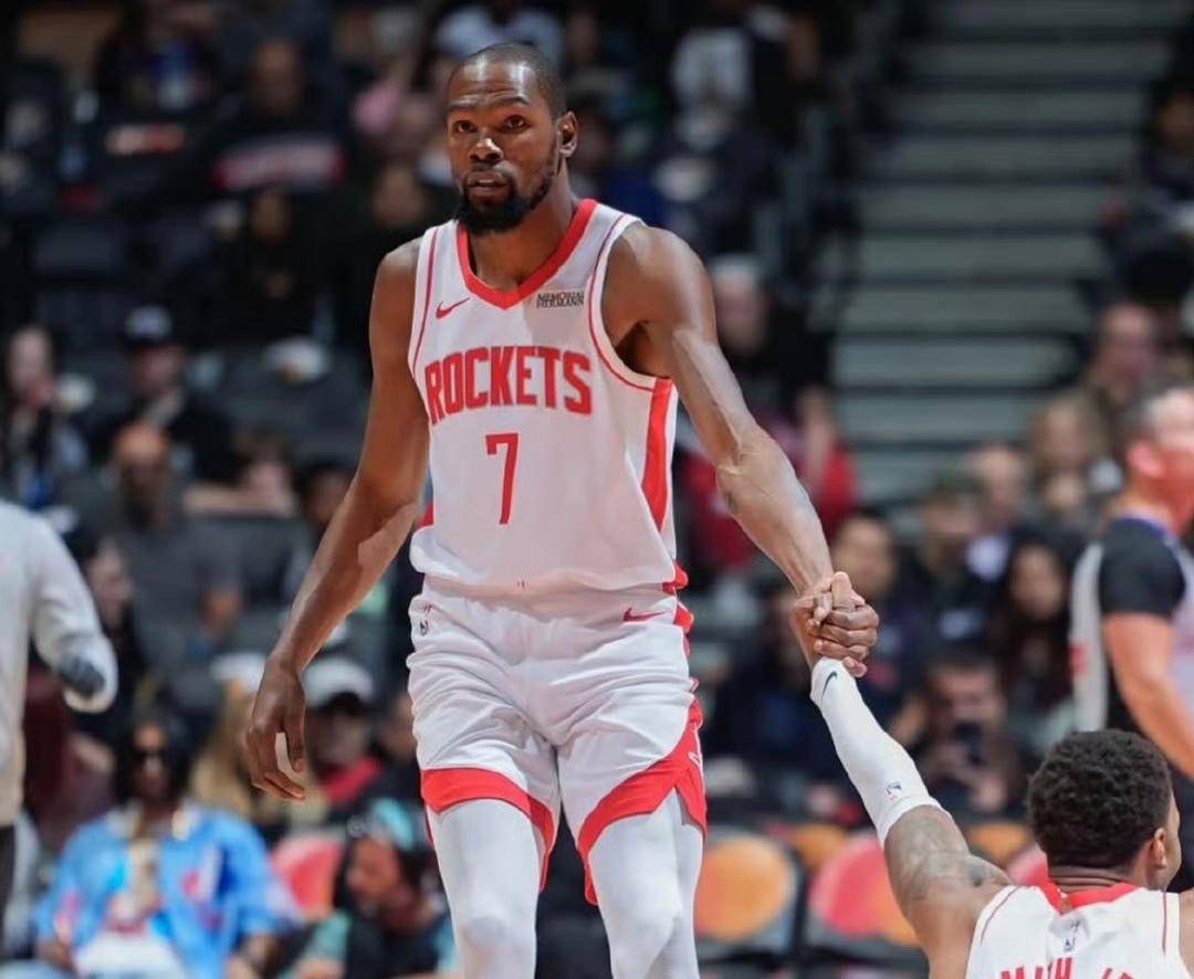 包含里程碑夜休斯敦火箭篮板制胜，英超转会期刷纪录，赛场秩序良好，赛程密集仍需轮换的词条